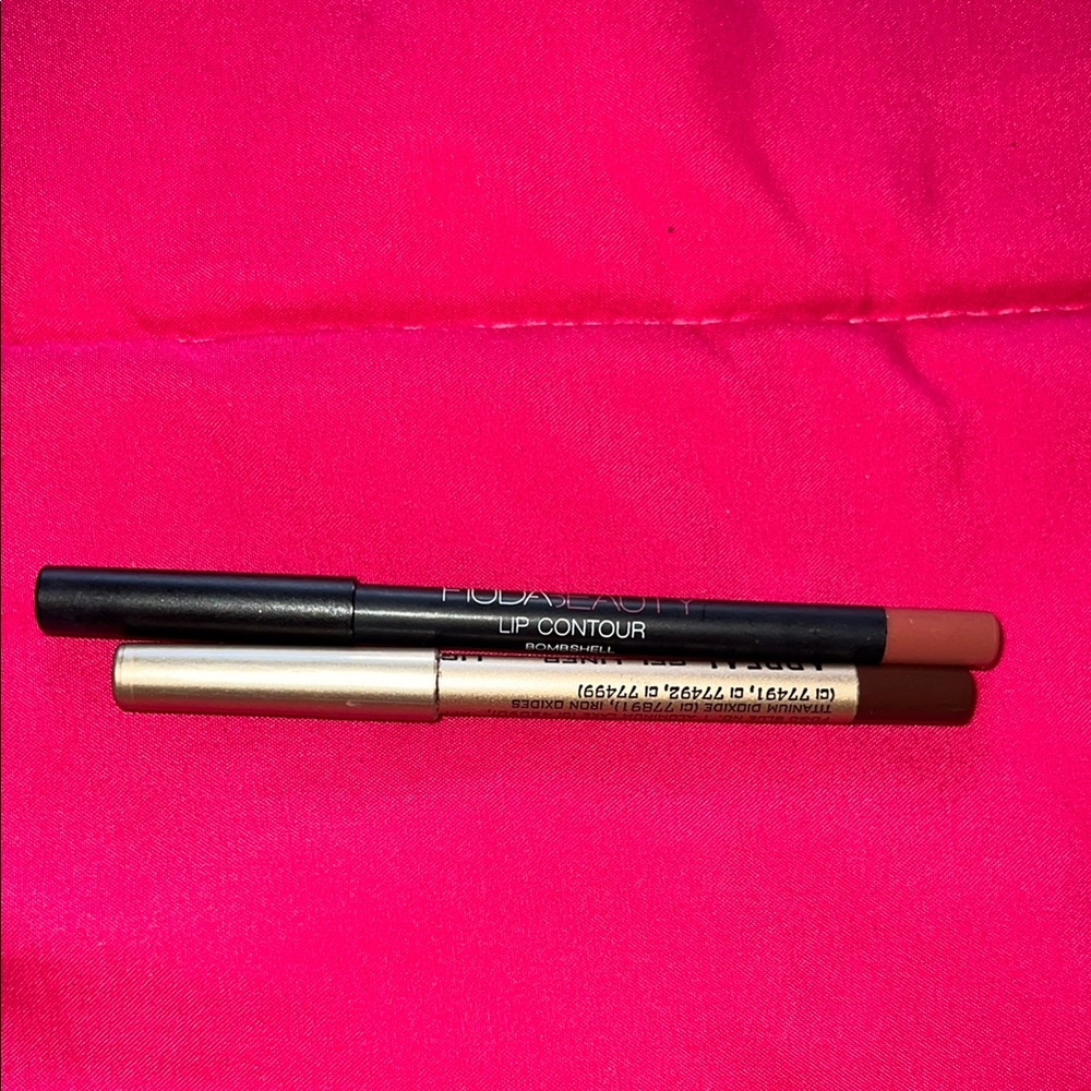 Huda Beauty Lip Contour in bombshell and Appeal Gel Liner in shade Deep Taupe